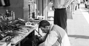 アメリカ経済を動かす“見えない波紋”―政治交渉・食卓インフレ・個人投資時代の新潮流